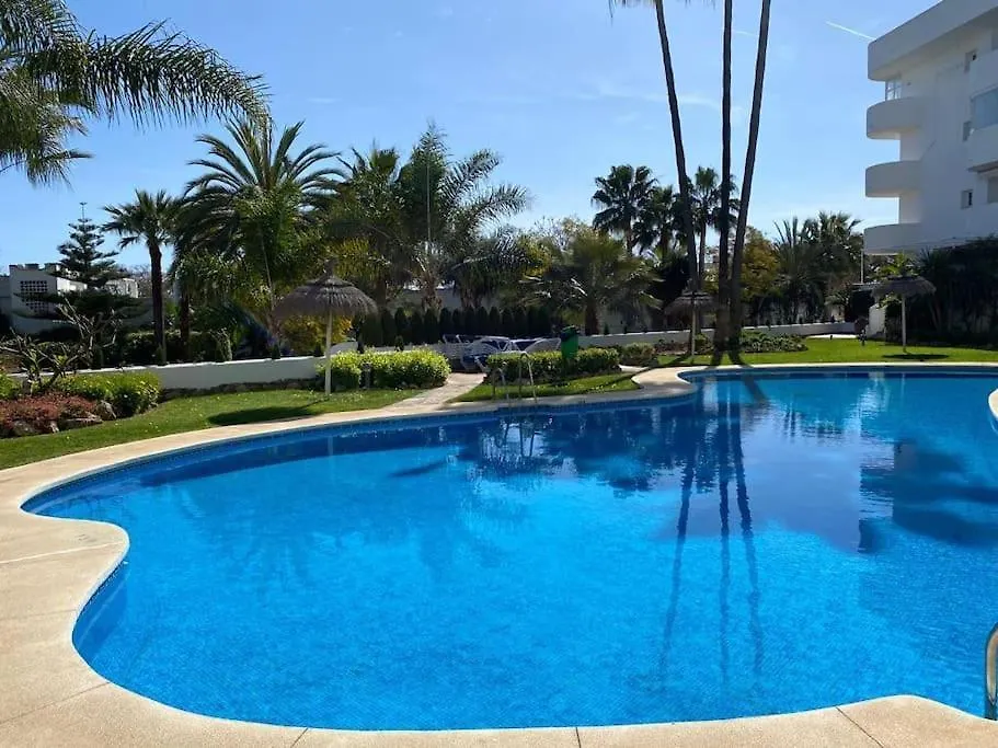 Contemporary Apartment Across Marbella Club Hotel