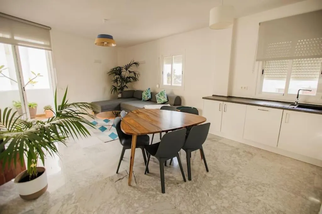 Contemporary Apartment Across Marbella Club Hotel