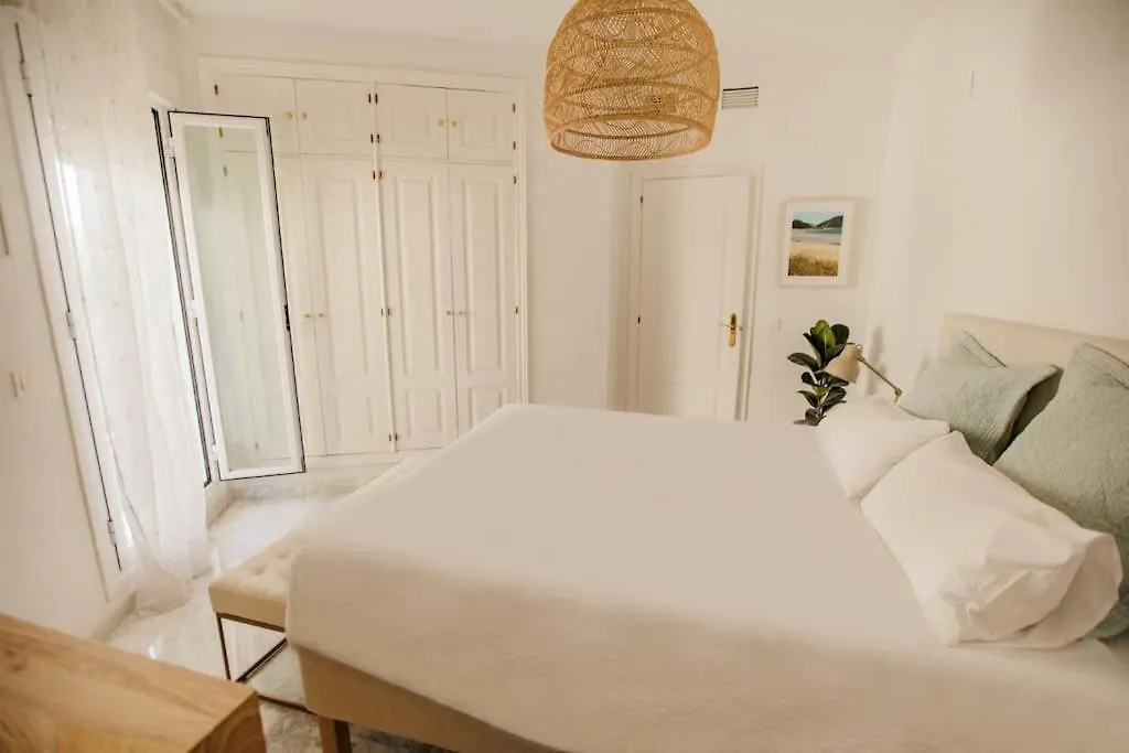 Contemporary Apartment Across Marbella Club Hotel Spagna